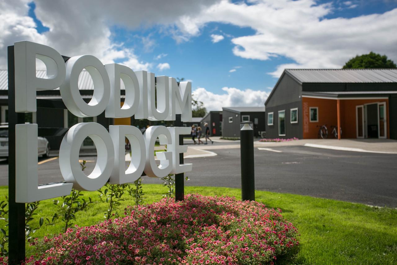 Podium Lodge Кембридж Экстерьер фото